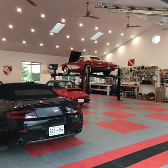 Luxury Garage with Car Lift and Tile Flooring - Alan from Rutledge, Tn