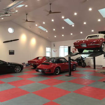 Showroom Garage with Car Lift and Tile Flooring - Alan from Rutledge, Tn