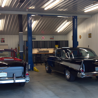 Classic Car Garage with Lift and Cabinets - Robert from Springfield, TN
