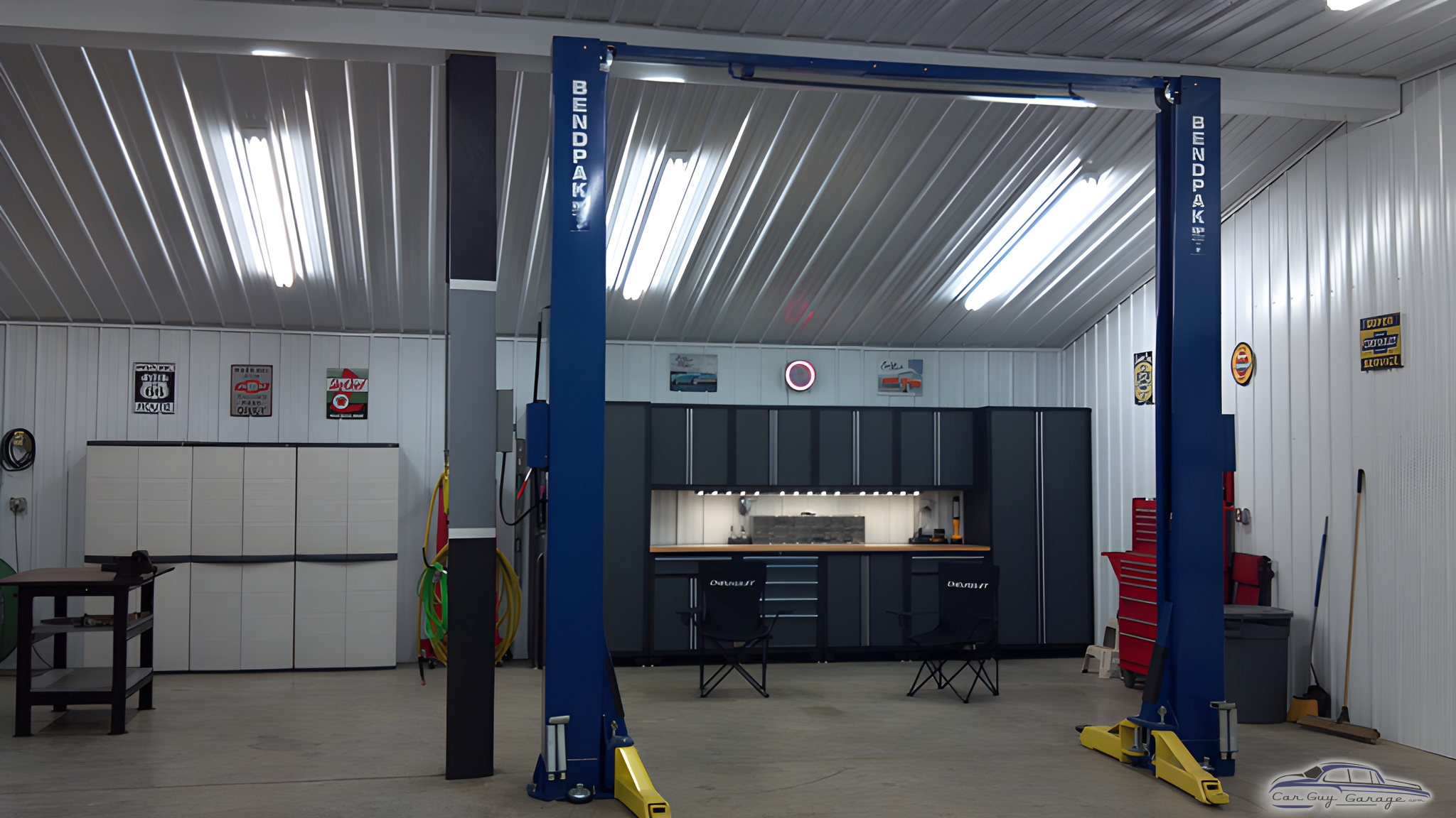 Organized garage with car lift and cabinets - Robert from Springfield, TN