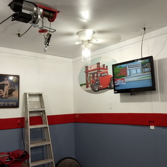 Garage with Car Art, TV, Ladder, and Winch - Jerry from Asheville, NC