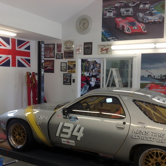 Racing Porsche Garage with Wall Art and Lift - Porsche crazy