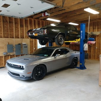 Spacious Garage With Car Lift and Muscle Cars - Thomas from New Berlin, NY