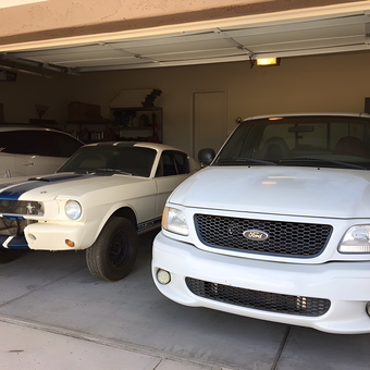 Classic and Modern Cars in Spacious Garage - Old Gringo from Queen Creek, Arizona