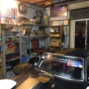 Classic Car Garage with Shelving and Decor - Thierry Chave from TALENCE, France