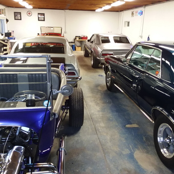 Classic Muscle Cars and Hot Rods in Spacious Garage - Gary from Susanville, CA