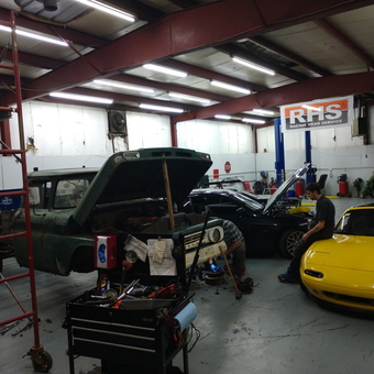 Classic and Sports Cars in Spacious Garage - Roddy from Brandon, MS