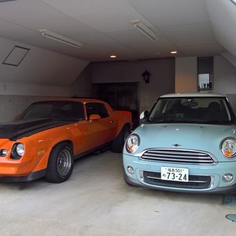 Modern Garage With Fluorescent Ceiling Lighting - Lighting