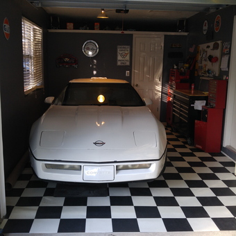Classic Corvette Garage with Checkered Floor - Tom from Clearwater, FL