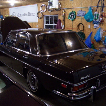 Classic Mercedes-Benz 280SE in Organized Garage - Bradley from Butler, PA