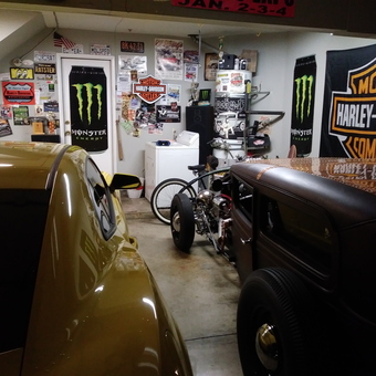Custom cars, Harley-Davidson decor, and wall signs - Randy from Ontario, CA