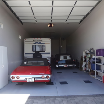 Spacious Garage with Classic Cars, RV, and Storage - Terry from Mesa, AZ