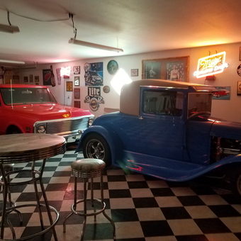 Classic Cars, Neon Signs, and Retro Decor Garage - Ron from Lake Havasu City, AZ