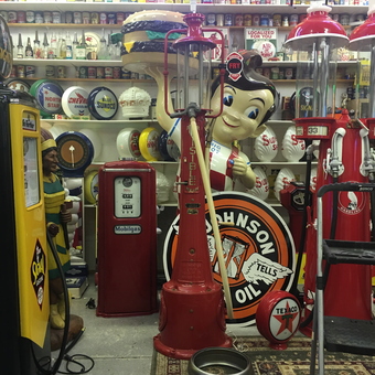 Vintage Gas Pumps, Oil Signs, and Garage Collectibles - Big Cheese