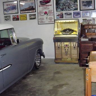 Classic Car, Jukebox, and Wall Art in Garage - Butch from Sebastian, FL