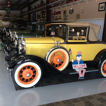Classic Car Display with Vintage Decor - Gerald from Oxford, AL