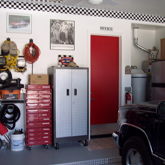 Organized Garage with Tool Cabinets and Storage - Captain from CAVE CREEK, AZ