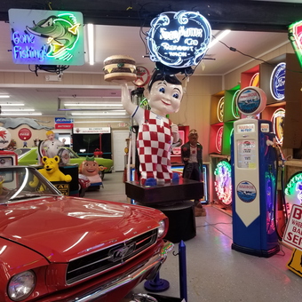 Retro Garage Neon Signs, Gas Pump, Mustang, and Statues - Big Cheese