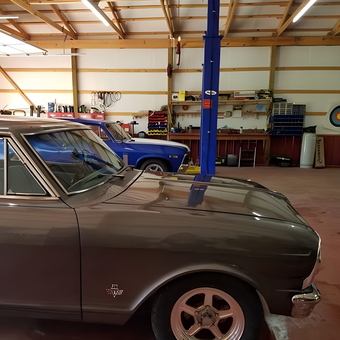 Classic Cars in Spacious Garage with Lift - Sonny from Locust Grove, OK