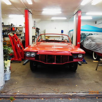 Classic Car Restoration Garage with Lift and Tools - Arne from Ostersund Sweden
