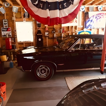 Classic Car Garage with Decor and Tools - Phil from Sanbornton, NH
