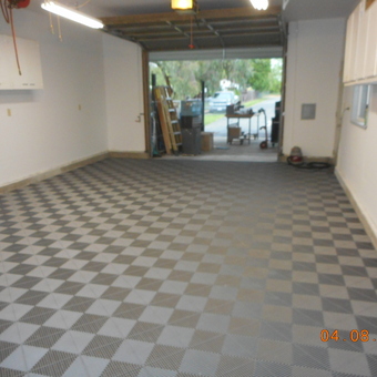 Checkered Garage Floor Tiles and Cabinets - Pat from Ollivehurst, CA
