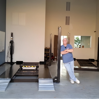 Spacious Garage with Two 4 Post Car Lifts - Robert from Port Hueneme, CA