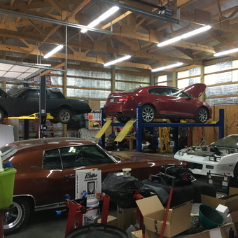Spacious garage with car lifts and classic cars - Ian from Austin, AR