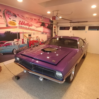 Classic Car Garage with Retro Wall Mural - Greg from Boise, ID