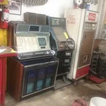 Vintage jukebox, arcade game, and Coke machine in garage - Randal from Wenatchee, WA
