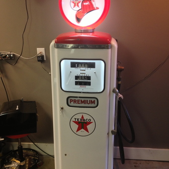 Texaco Fire-Chief Gas Pump with Globe Light - James from Montgomery, AL