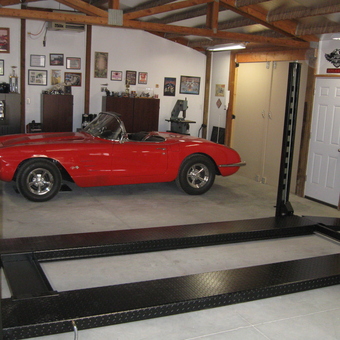 Classic Car Garage with Four Post Lift - Rick from Emmett, ID