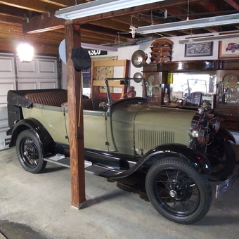 Classic Car Garage with Vintage Decor and Lighting - Kirk from Bakersfield, CA