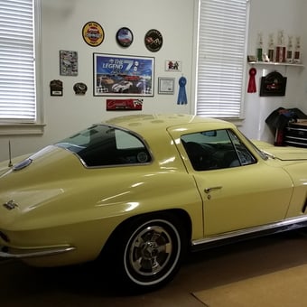 Classic Corvette Garage With Wall Art And Tool Chest - Bob from Simpsonville, SC