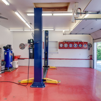 Organized garage with lift, tool chest, and Snap-on cabinet - Gary from Goodlettsville, TN