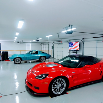Modern Garage with Corvettes, TV, and Storage - Duane from Nashville, TN