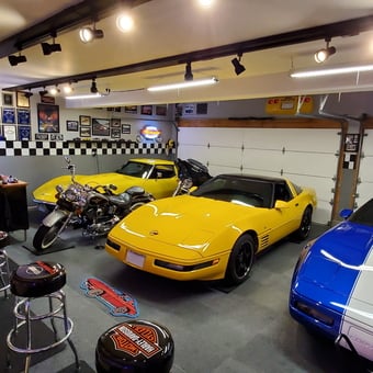 Corvette Garage with Bar Stools and Tool Chest - Brian from PLAINFIELD, IL