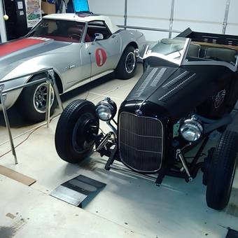 Classic Corvette and Hot Rod in Spacious Garage - Al from Scottsdale, AZ