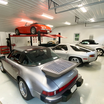 Classic Car Garage with Car Lift and British Flag - Bob from Hancock, NH