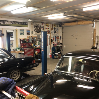 Classic Car Garage with Rotary Lift and Tools - Frozenbon from Ottawa Canada