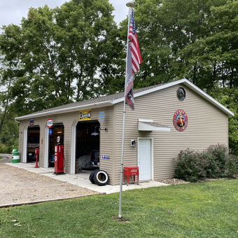 Classic Garage with Vintage Gas Pumps and Signs - Kurt from Georgetown, PA