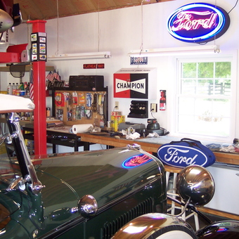 Classic Ford Decor and Car Lift Garage - Pat from Wilmington, OH