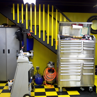 Organized garage with tool chest and cabinets - Jerry from Huntsville, AL