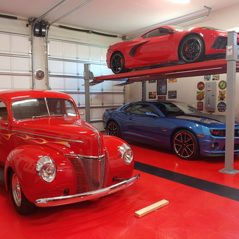 Classic and Modern Cars with Lift and Wall Decor - Miller from Florida, FL