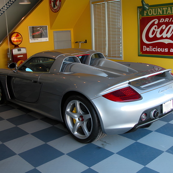 Classic Garage with Porsche Carrera and Retro Decor - John from Oakland, MI