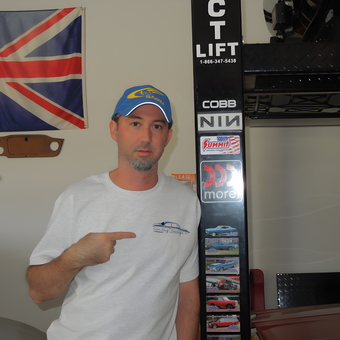 Car Lift and Garage Decor with British Flag - Dave from Elkhorn, NE