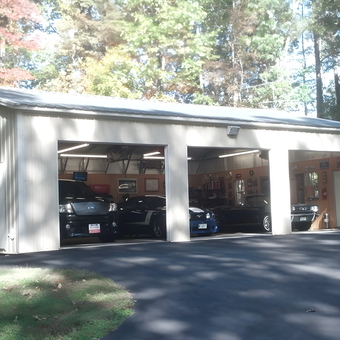 Spacious Three-Car Metal Garage with Paved Driveway - Mac from Blackstone, VA
