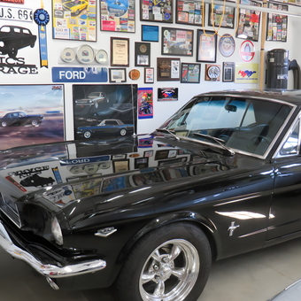 Classic Car Garage with Wall Decor and Memorabilia - Vic from Rocklin, CA