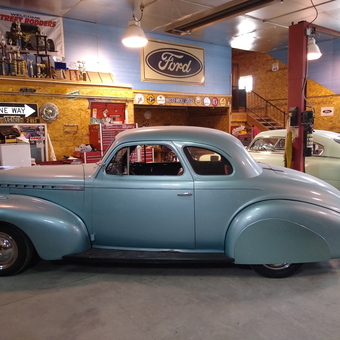 Classic Car Garage with Vintage Signs and Tool Storage - Walter from Delta, CO