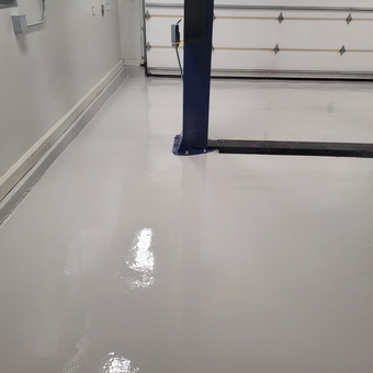 Epoxy Coated Garage Floor With Car Lift - Steve from Oceanside, NY